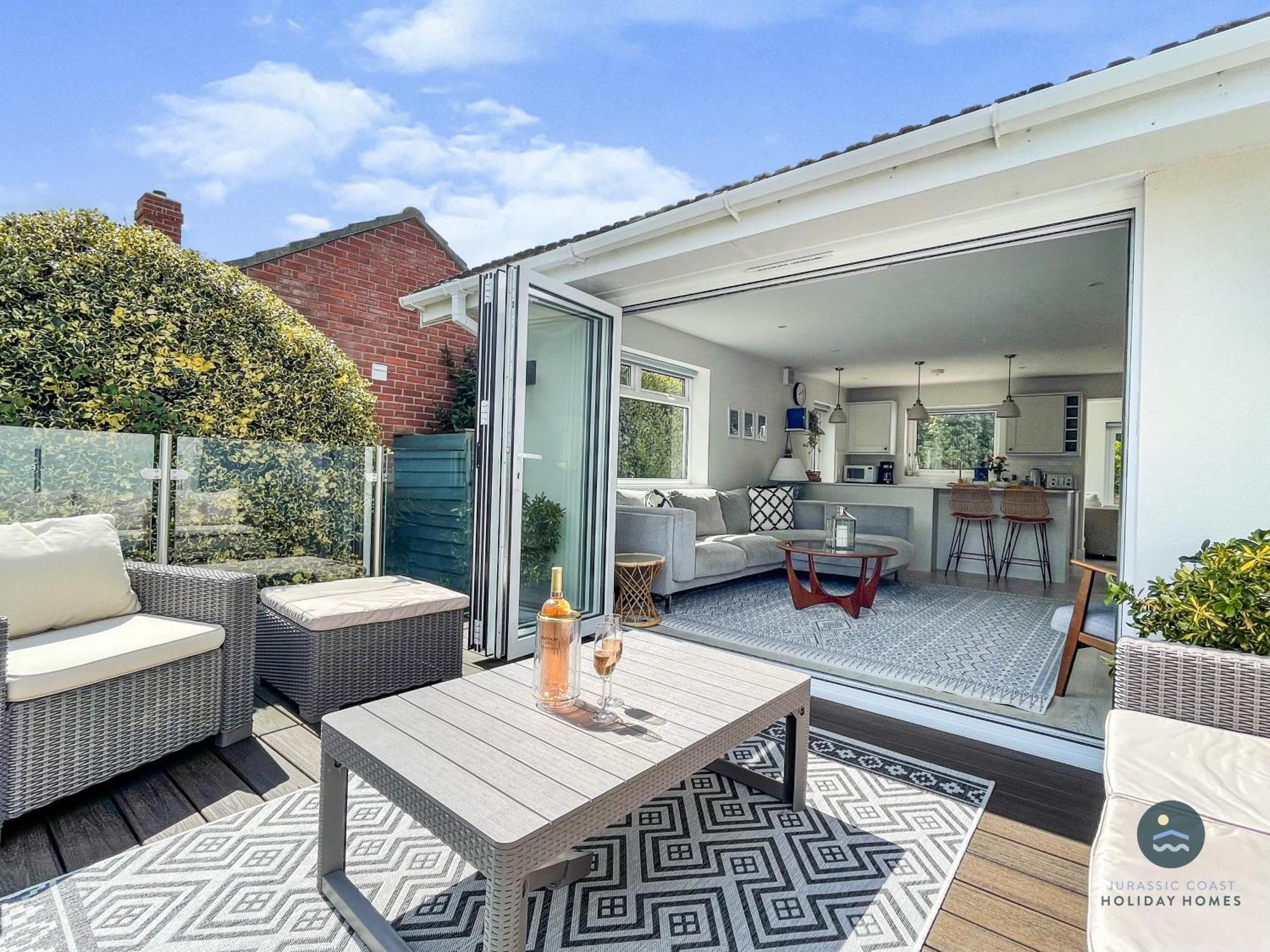 Seafeathers - Luxury Holiday Home With Sea Views Overcombe Buitenkant foto